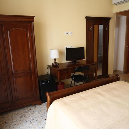 Abacus Hotel Реджо ди Калабрия Екстериор снимка