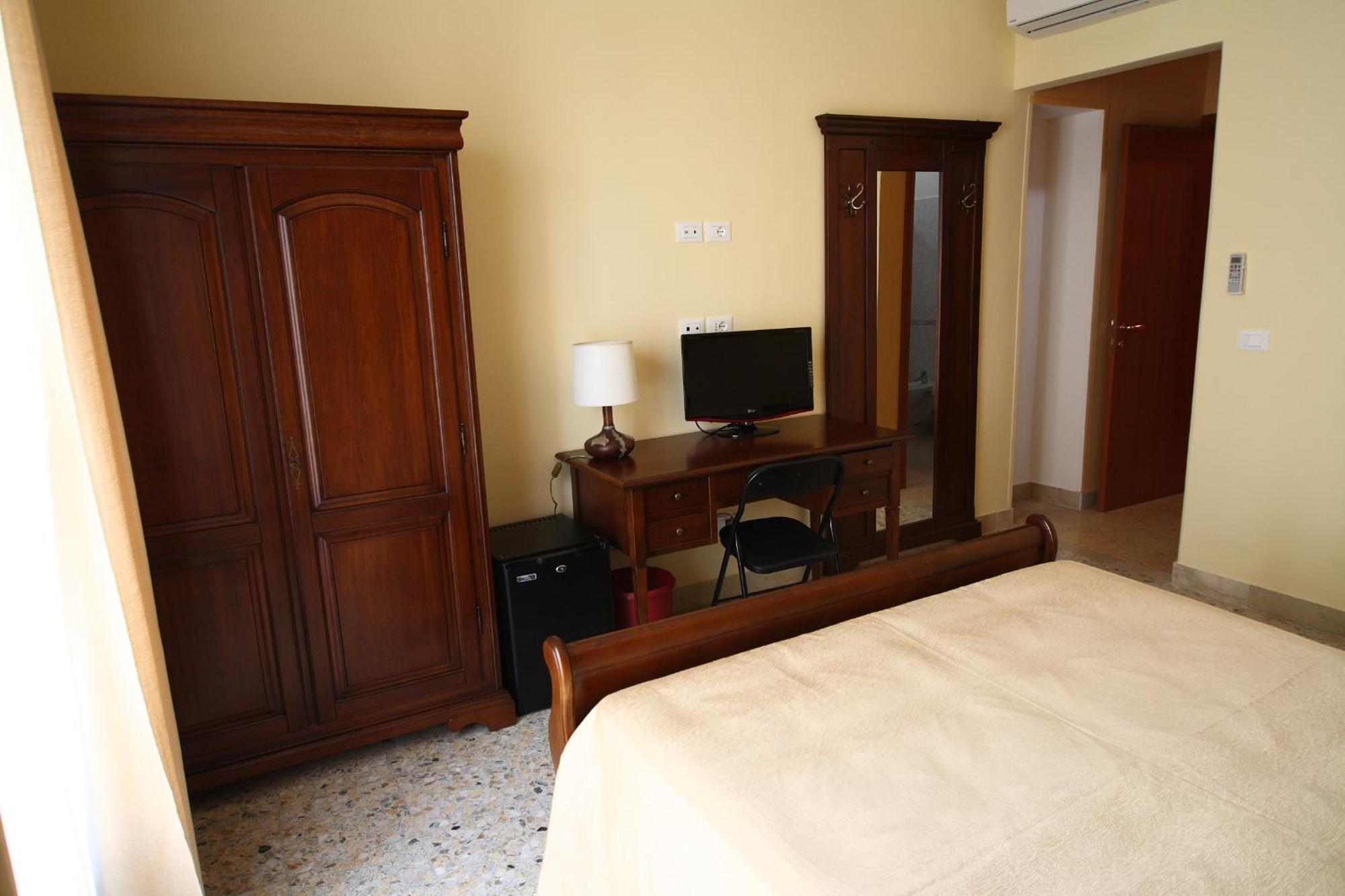 Abacus Hotel Реджо ди Калабрия Екстериор снимка