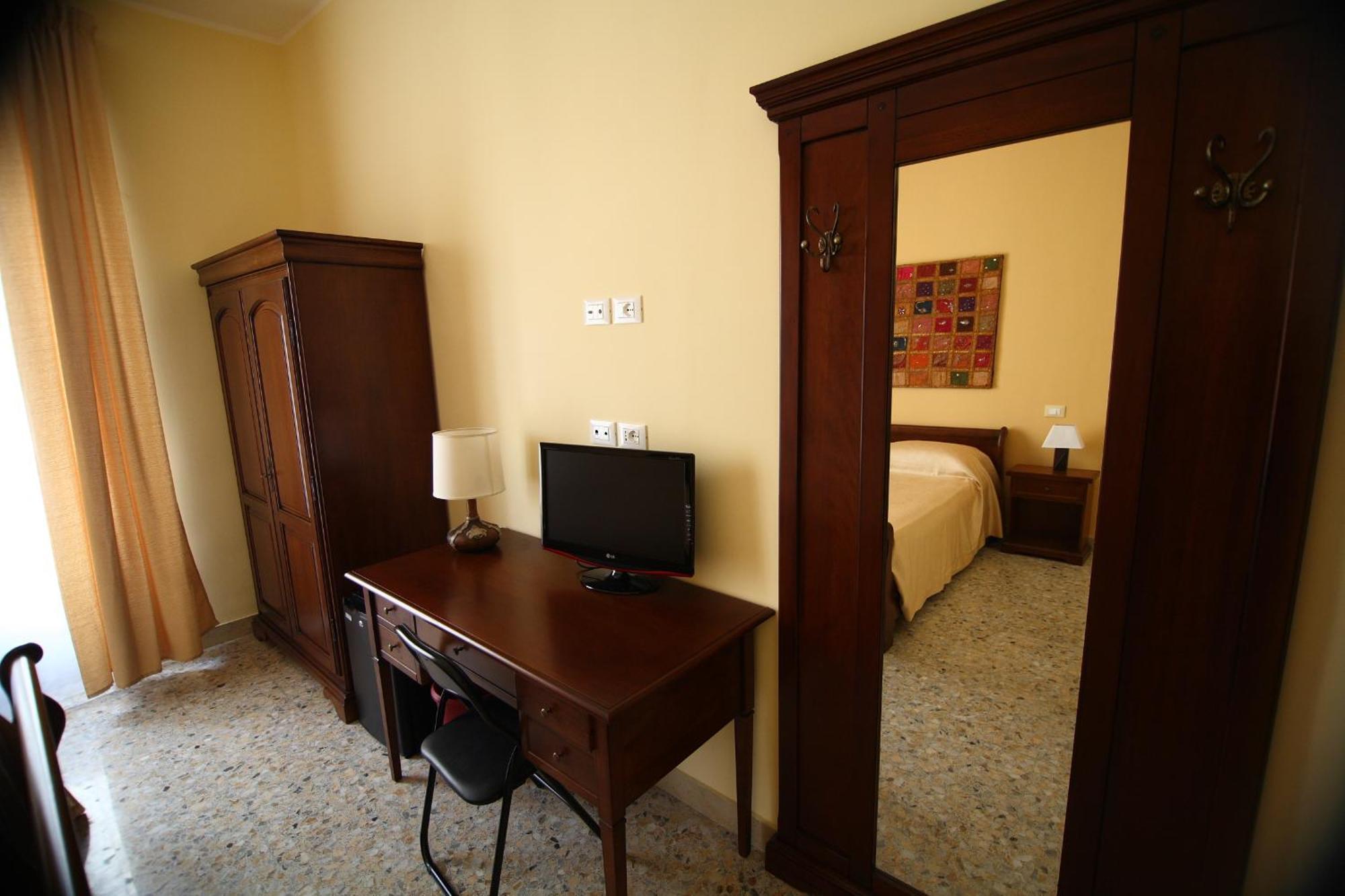 Abacus Hotel Реджо ди Калабрия Екстериор снимка